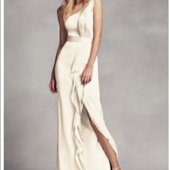 Vera Wang Dresses & Skirts - Vera Wang Long One-Shoulder Dress. Ivory size 16